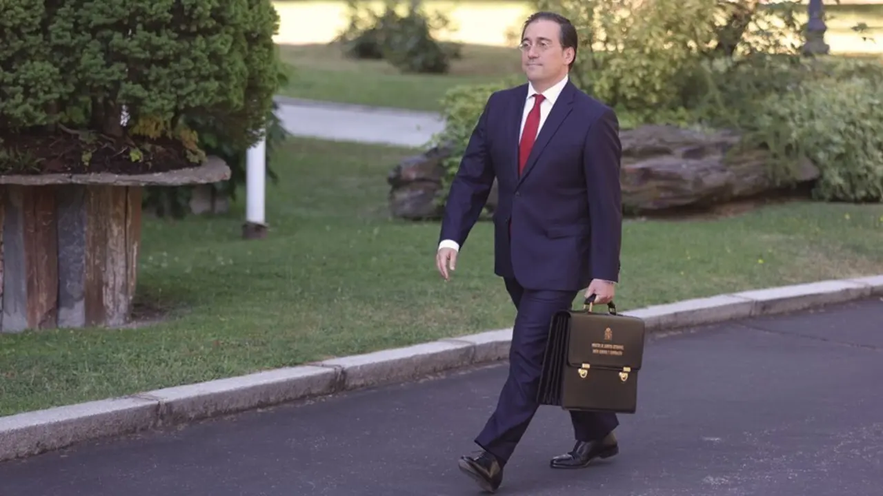 El ministro de Asuntos Exteriores, Uni&oacute;n Europea y Cooperaci&oacute;n, Jos&eacute; Manuel Albares, llega al Palacio de la Moncloa para participar en el primer Consejo de Ministros tras la remodelaci&oacute;n del Gobierno, a 13 de julio de 2021, en Madrid (Espa&ntilde;a). 