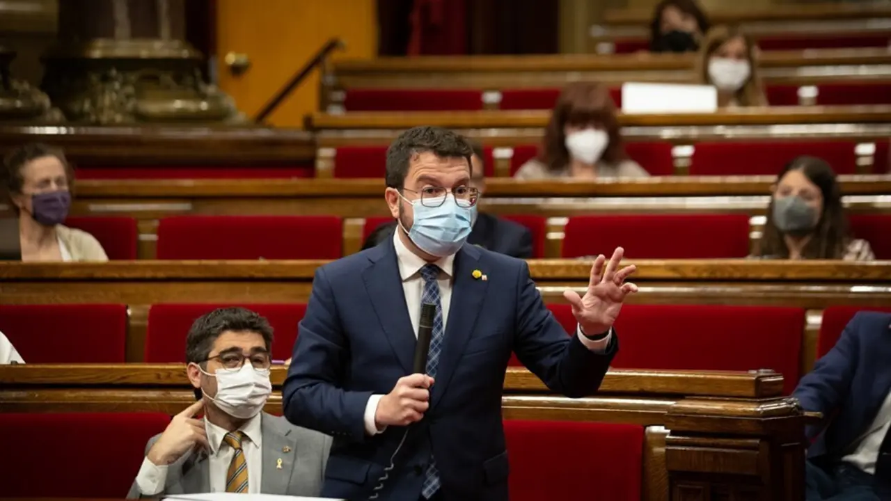 El president de la Generalitat, Pere Aragon&eacute;s, interviene en una sesi&oacute;n plenaria en el Parlament de Catalunya, a 21 de julio de 2021, en Barcelona, Catalunya (Espa&ntilde;a). Durante el Pleno, el conceller de Econom&iacute;a ha anunciado que el Govern recurrir&aacute; al Inst