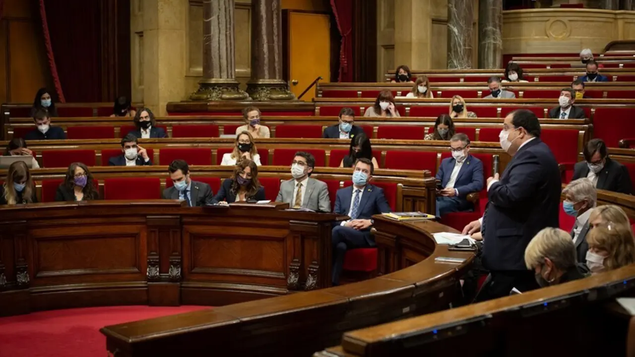 Vista general de la intervenci&oacute;n del conseller de Interior de la Generalitat, Joan Ignasi Elena, durante una sesi&oacute;n plenaria en el Parlament de Catalunya, a 21 de julio de 2021, en Barcelona, Catalunya (Espa&ntilde;a). Durante el Pleno, el conceller de Econom&iacute;a 