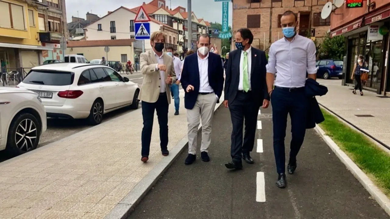 Visita carril bici que conecta Torrelavega con Puente San Miguel