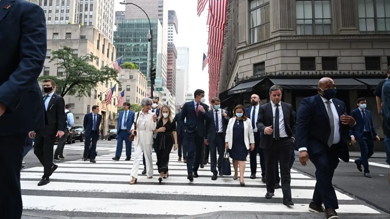 El presidente del Gobierno, Pedro S&aacute;nchez, durante un paseo en su viaje a Nueva York.