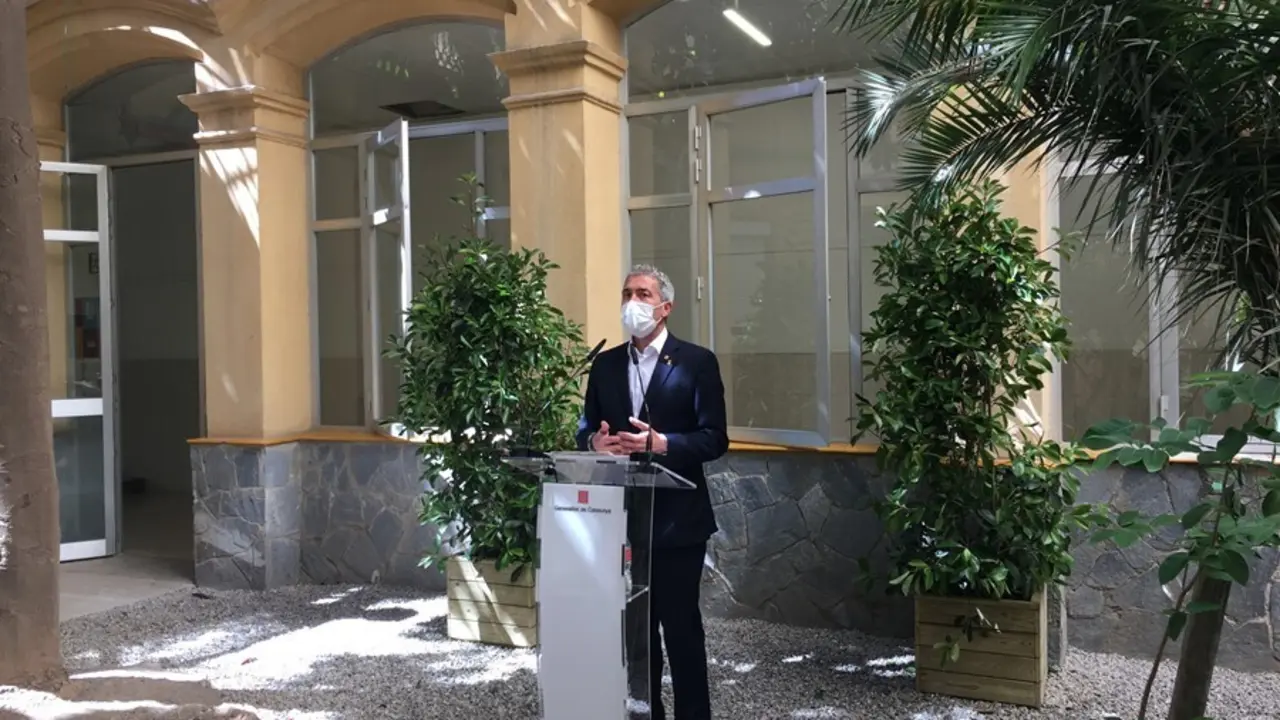 Archivo - El conseller de Educaci&oacute;n de la Generalitat, Josep Gonz&agrave;lez-Cambray, en una imagen de archivo.