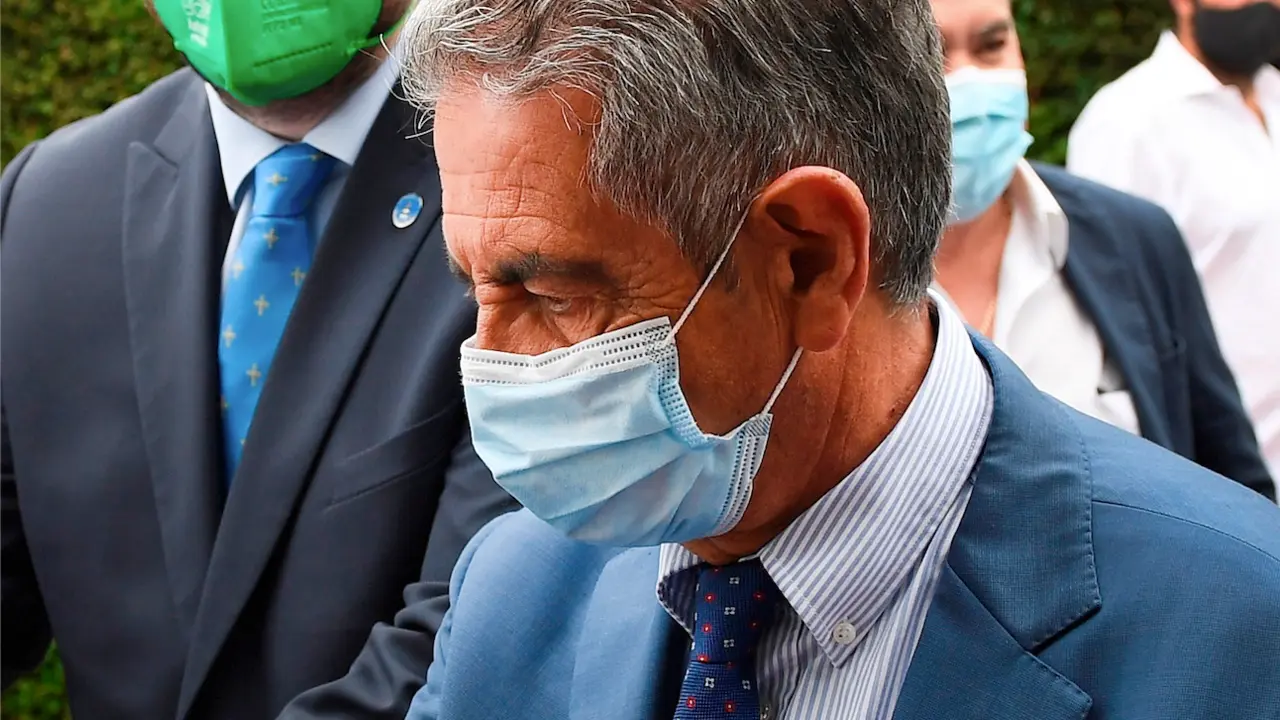El presidente de  Cantabria, Miguel &Aacute;ngel Revilla. / EFE/ Eloy Alonso