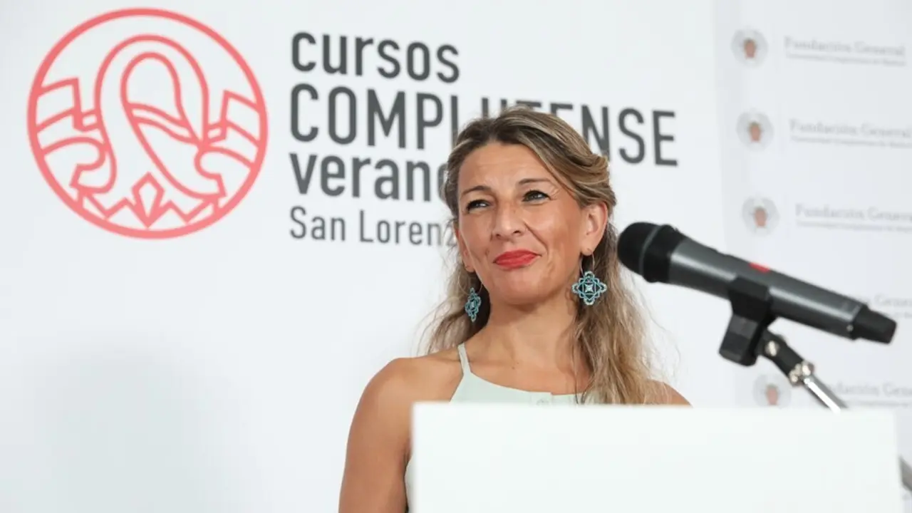 La vicepresidenta segunda del Gobierno y ministra de Trabajo y Econom&iacute;a Social, Yolanda D&iacute;az, ofrece unas declaraciones a los medios en el contexto de los Cursos de Verano de la Universidad Complutense en San Lorenzo de El Escorial 2021.