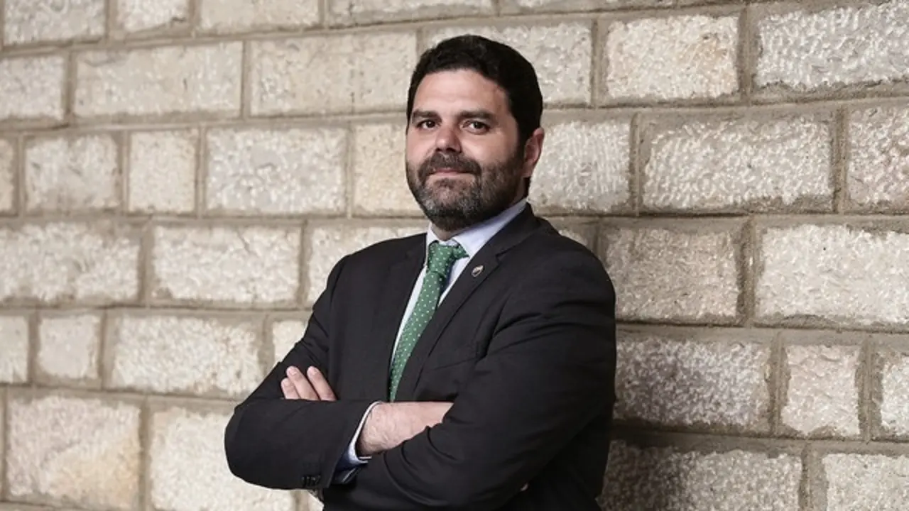 El portavoz de Cs en Barcelona, Paco Sierra, y nuevo consejero del AMB en sustituci&oacute;n de Maril&eacute;n Barcel&oacute;.