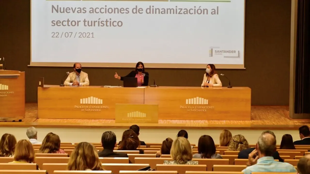 Presentaci&oacute;n de la campa&ntilde;a de bonos tur&iacute;sticos de Santander