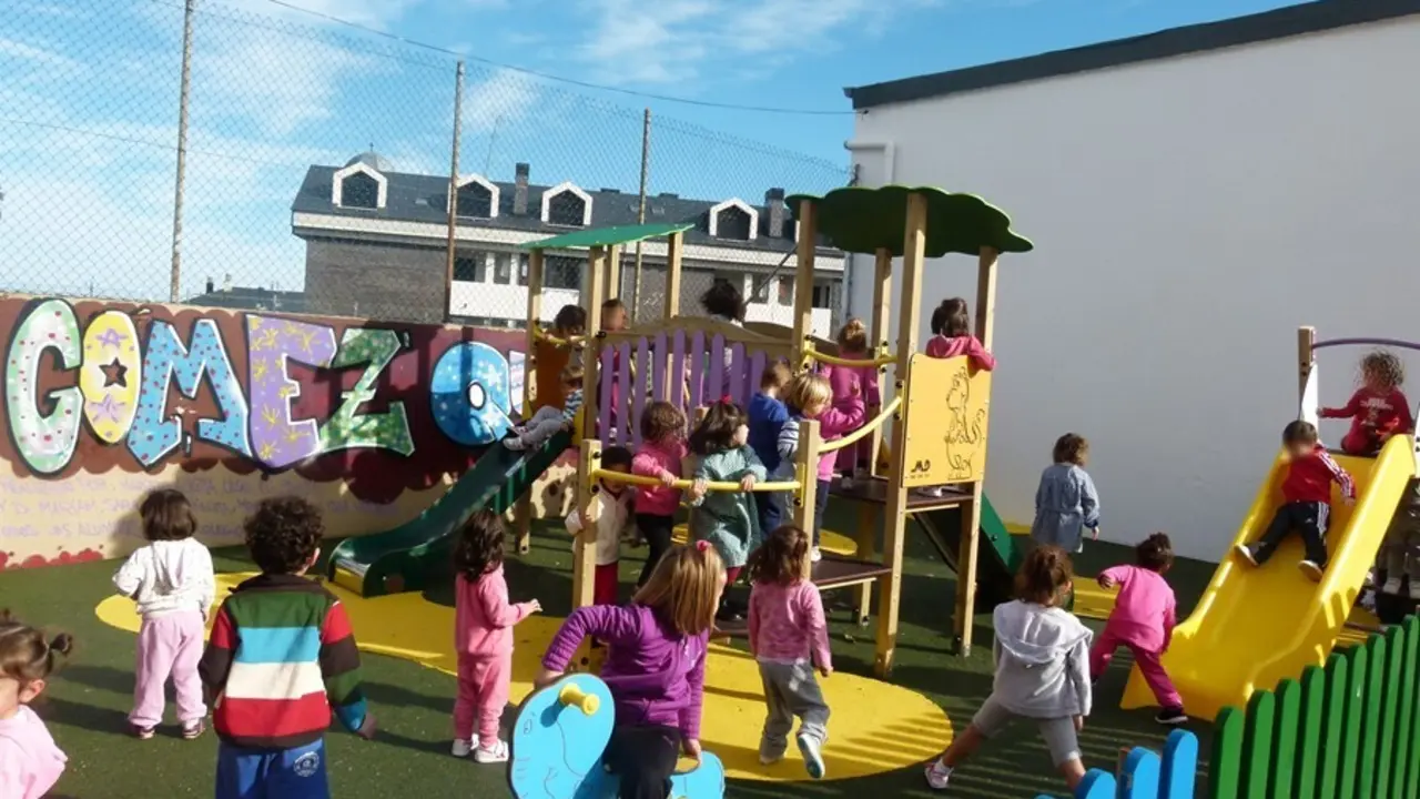 Espacio del patio del colegio Portus Blendium de Suances que ser&aacute; cubierta
