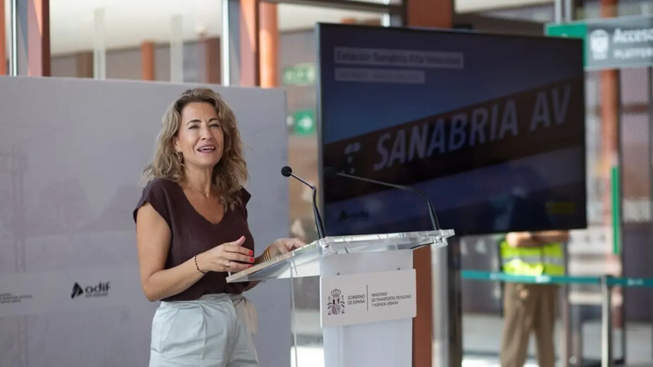 La ministra de Transportes, Movilidad y Agenda Urbana, Raquel S&aacute;nchez, durante el acto de puesta en funcionamiento de la nueva estaci&oacute;n de Sanabria Alta Velocidad de la L&iacute;nea de Alta Velocidad (LAV) Madrid-Galicia, a 21 de julio de 2021, en Otero de Sanab