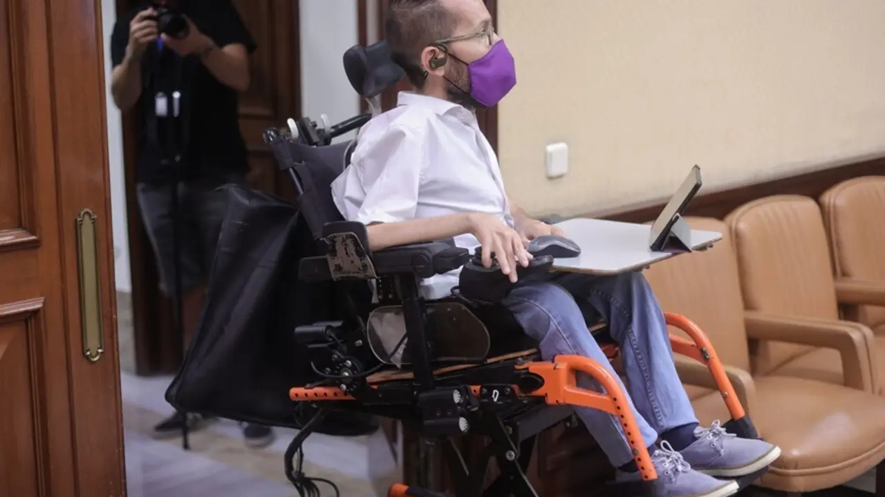 El portavoz de Unidas Podemos en el Congreso, Pablo Echenique, a su llegada a una reuni&oacute;n con representantes de CONPYMES, en la sala Sagasta del Congreso de los Diputados, a 7 de julio de 2021, en Madrid (Espa&ntilde;a).