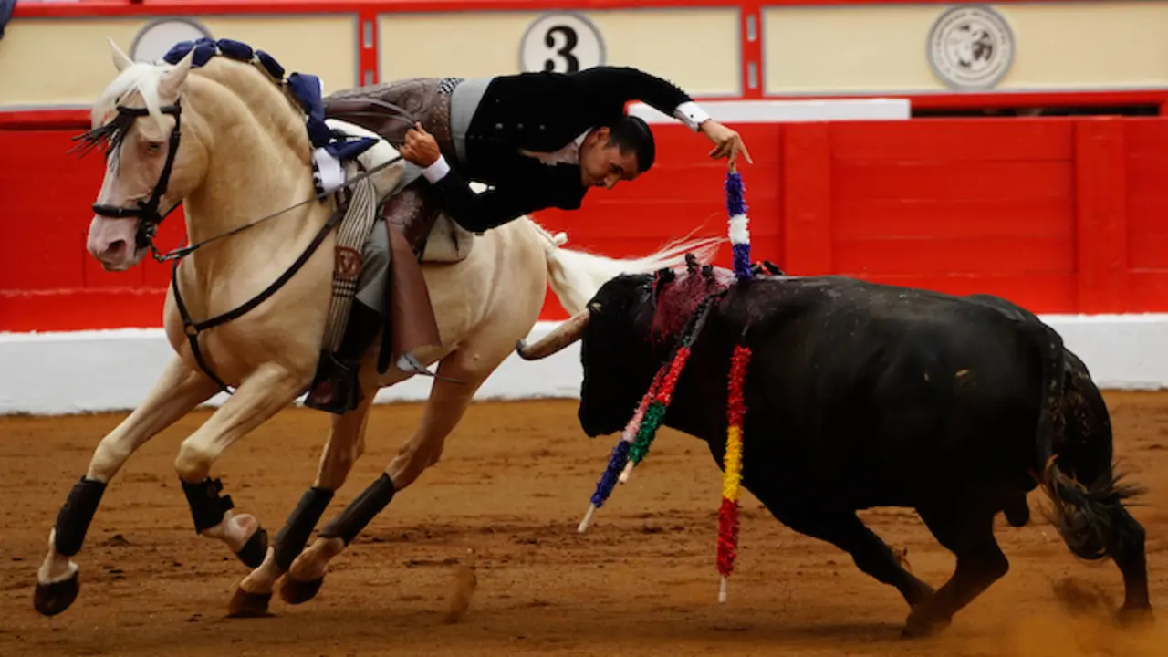 El rejoneador Diego Ventura en el coso de Santander. / HARDY