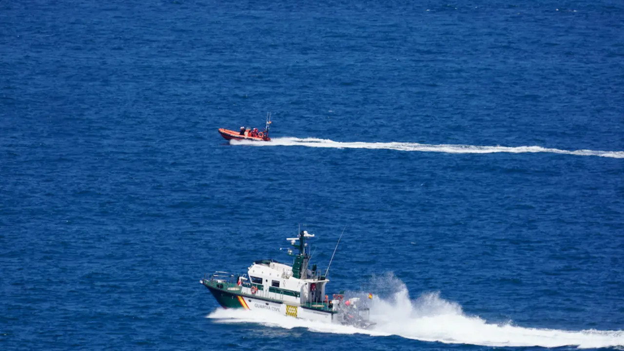 La patrulla de la Guardia Civil de Salvamento mar&iacute;timo realiza las labores de b&uacute;squeda. / Hardy 15/07/2021 SANTANDER
SALVAMENTO MARITIMA
FOTO NACHO CUBERO