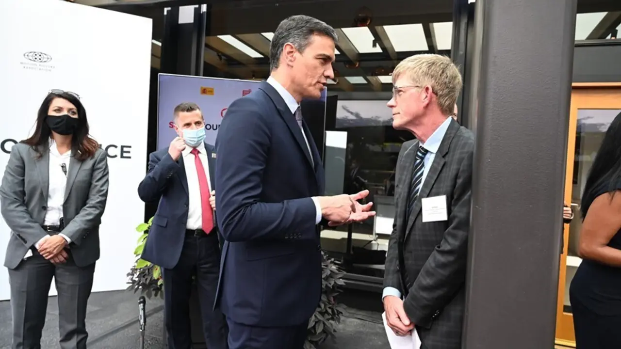 El presidente del Gobierno, Pedro S&aacute;nchez, en los estudios de Universal