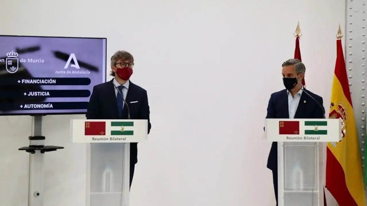 Reuni&oacute;n entre el consejero de Econom&iacute;a, Hacienda y Administraci&oacute;n Digital, Luis Alberto Mar&iacute;n, y el consejero de Hacienda y Financiaci&oacute;n Europea de la Junta de Andaluc&iacute;a, Juan Bravo. Comparecencia de los consejeros tras la reuni&oacute;n bilateral.