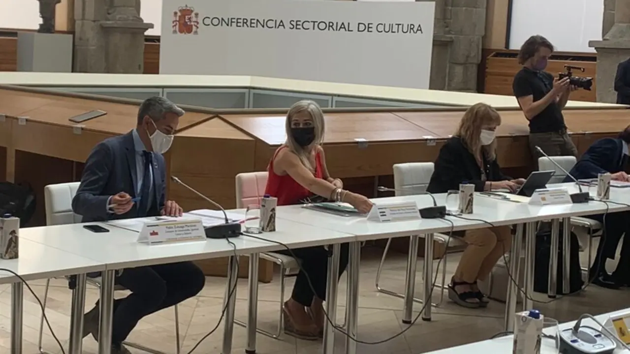 Fotograf&iacute;a de la consejera de Cultura y Patrimonio Hist&oacute;rico, Patricia del Pozo, durante su solicitud este viernes al ministro de Cultura y Deporte, Miquel Iceta.