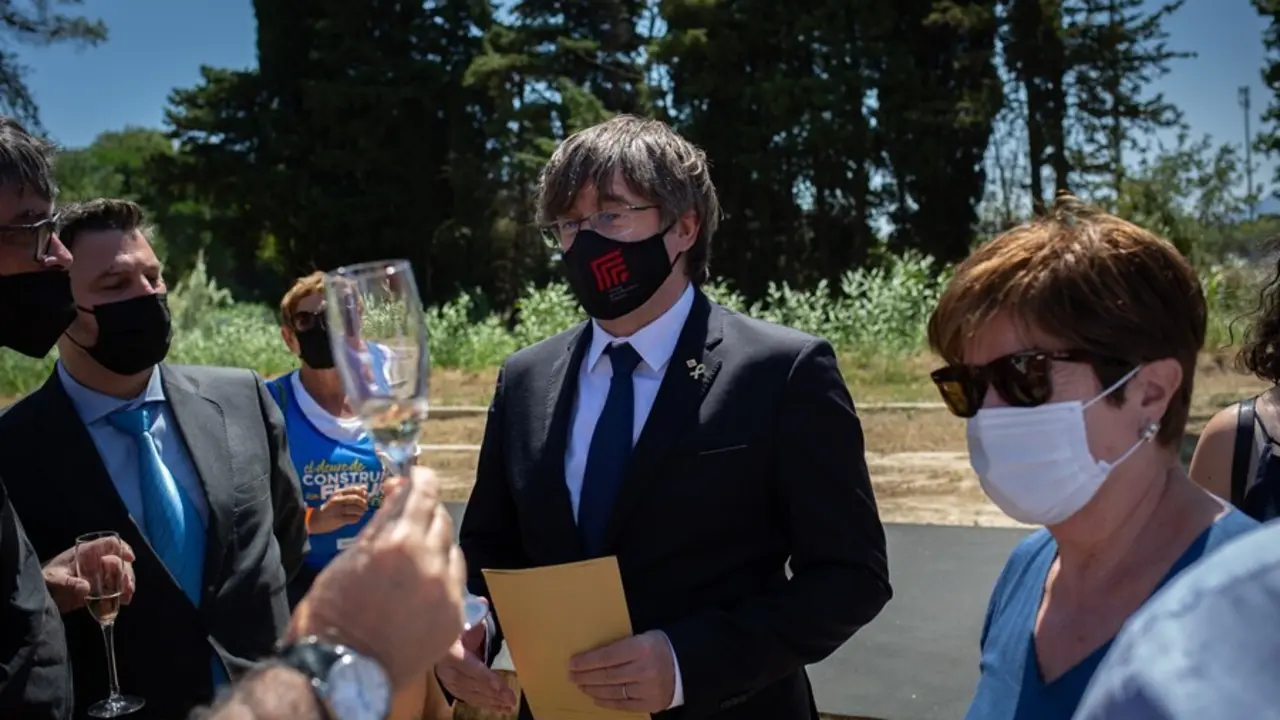 El expresident Carles Puigdemont; durante el acto de celebraci&oacute;n de los 60 a&ntilde;os de &Ograve;mnium Cultural, a 16 de julio de 2021, en Elna, (Francia). &Ograve;mnium Cultural celebra este viernes un acto en Elna (Francia) para conmemorar el 60 aniversario de la entidad. 