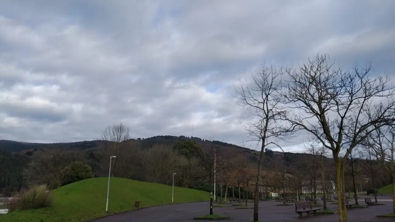 Archivo - Cielos nublados en Euskadi.