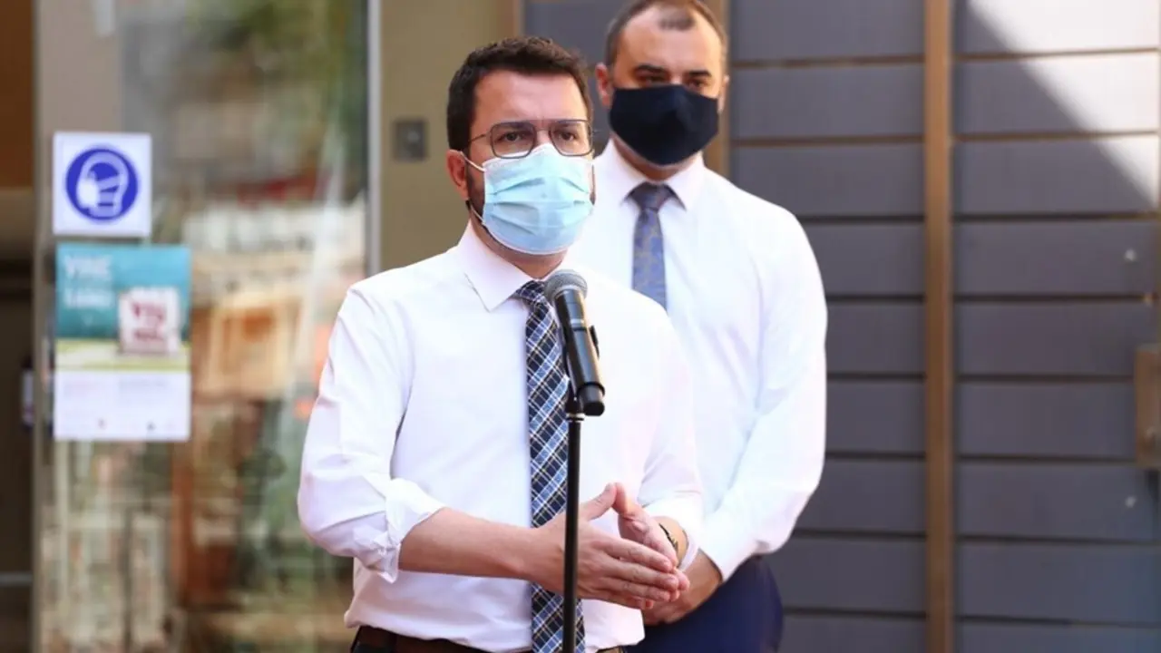 El presidente de la Generalitat, Pere Aragon&egrave;s, tras visitar el Ayuntamiento de Terrassa (Barcelona).