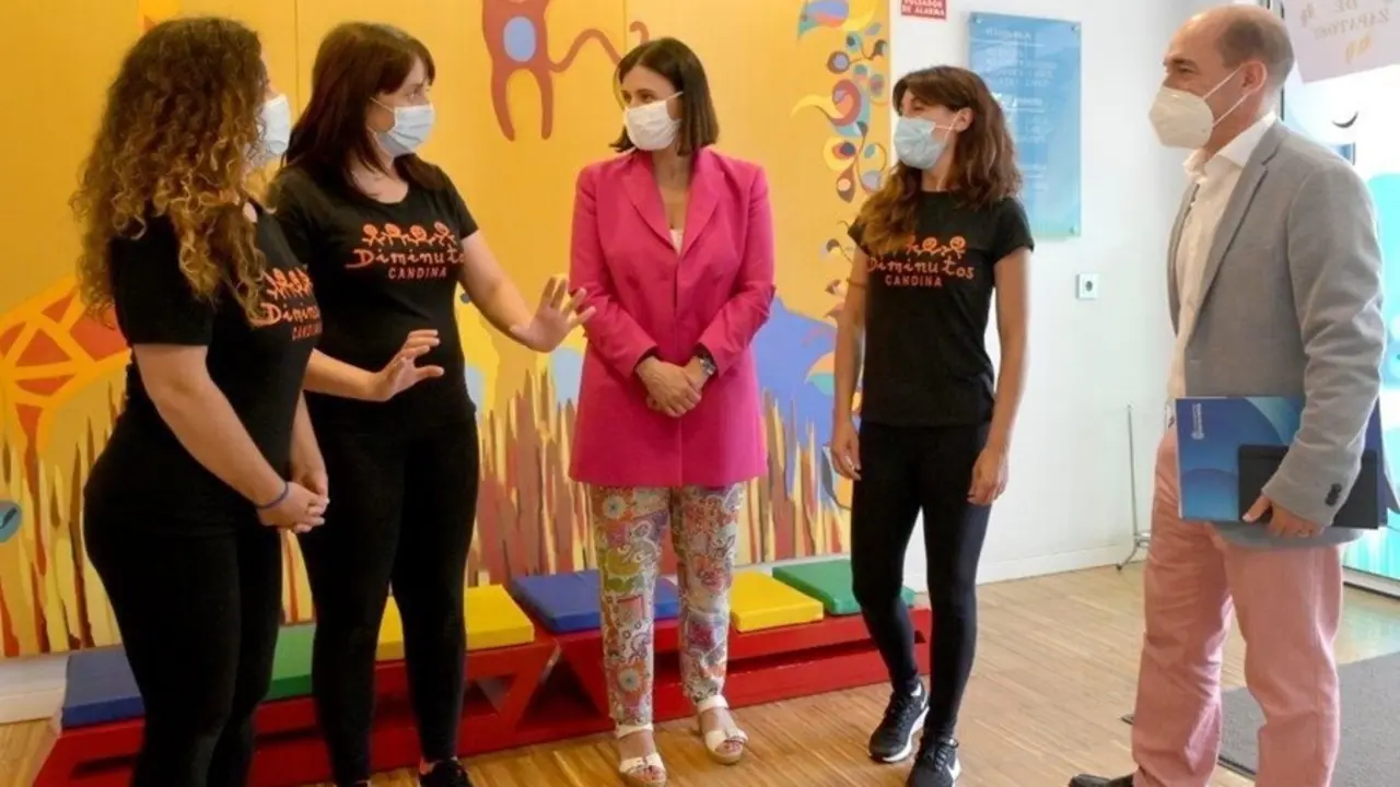 Visita centro infantil Candina.- Archivo