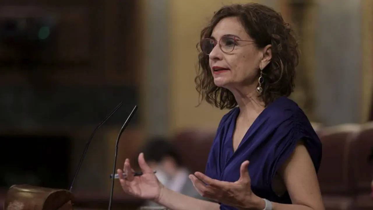 La ministra de Hacienda y Funci&oacute;n P&uacute;blica, Mar&iacute;a Jes&uacute;s Montero, en el Congreso de los Diputados. En v&iacute;deo, declaraciones de la ministra el d&iacute;a 21 de julio de 2021.EDUARDO PARRA / EUROPA PRESS