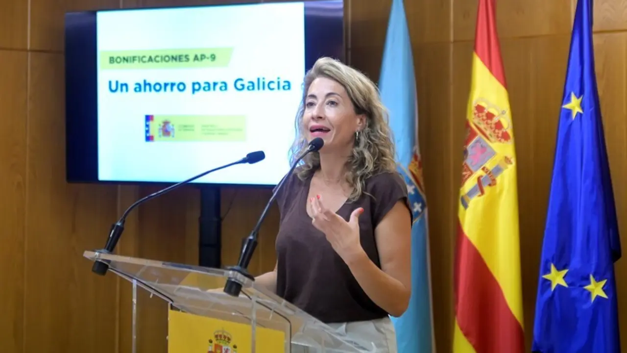 La ministra de Transportes, Movilidad y Agenda Urbana, Raquel S&aacute;nchez, presenta los nuevos descuentos para los peajes de la autopista del Atl&aacute;ntico, AP-9 , a 26 de julio de 2021, en la delegaci&oacute;n del Gobierno en A Coru&ntilde;a, Galicia, (Espa&ntilde;a). La presentaci&oacute;