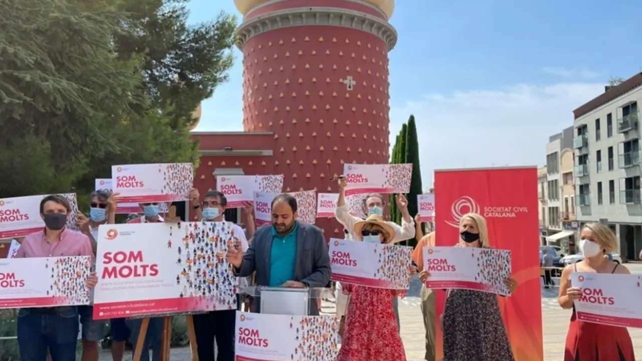 Acto de SCC en Figueres (Girona) dentro de su campa&ntilde;a 'Somos muchos'.