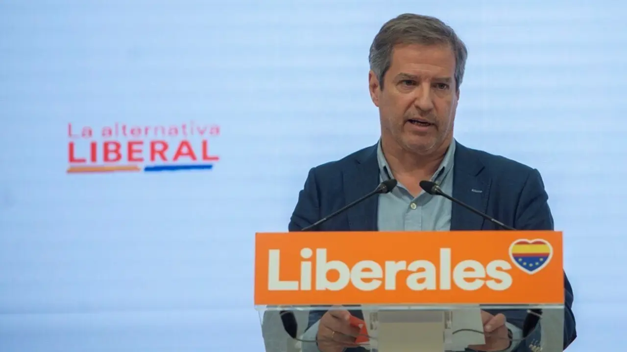 El vicesecretario general de Ciudadanos y secretario de Comunicaci&oacute;n , Daniel P&eacute;rez Calvo, n una rueda de prensa en la sede del partido en Madrid.