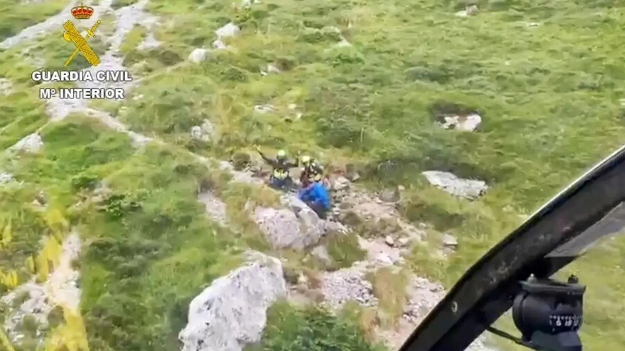 Rescate en Dobresengos (Le&oacute;n) por la Guardia Civil.