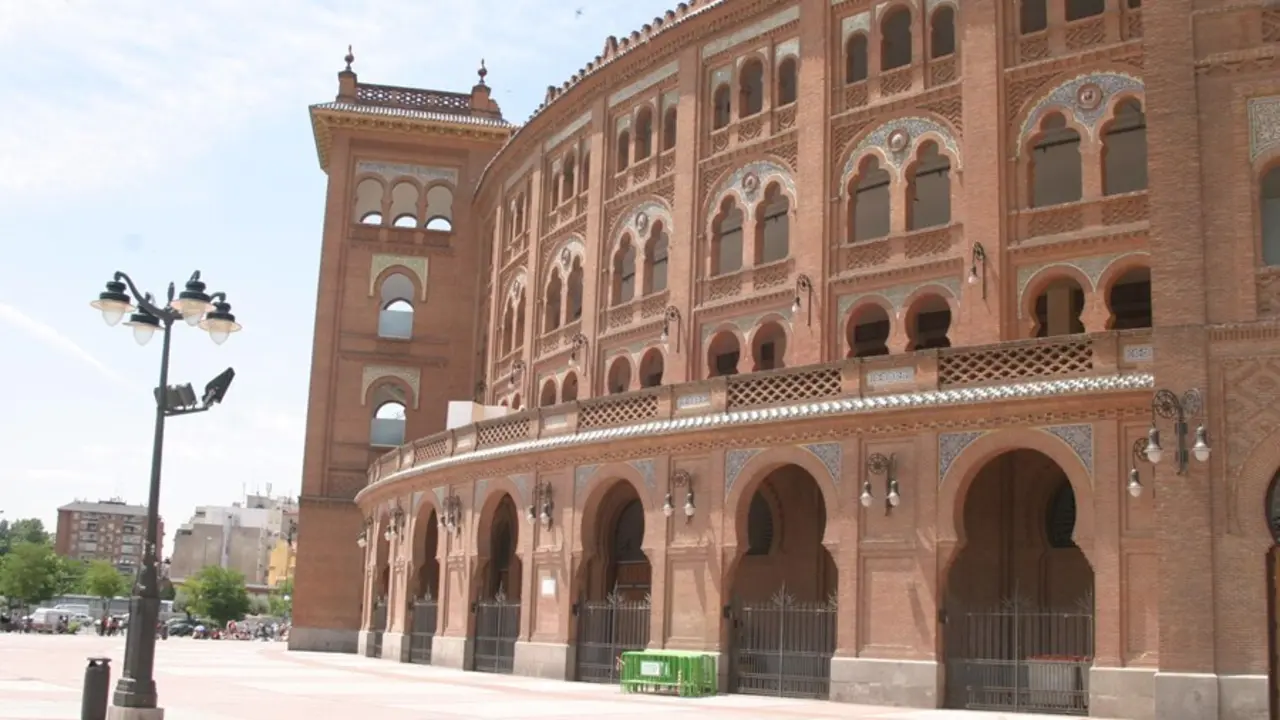 Archivo - Imagen de recurso del exterior de la Plaza de Toros de Las Ventas.