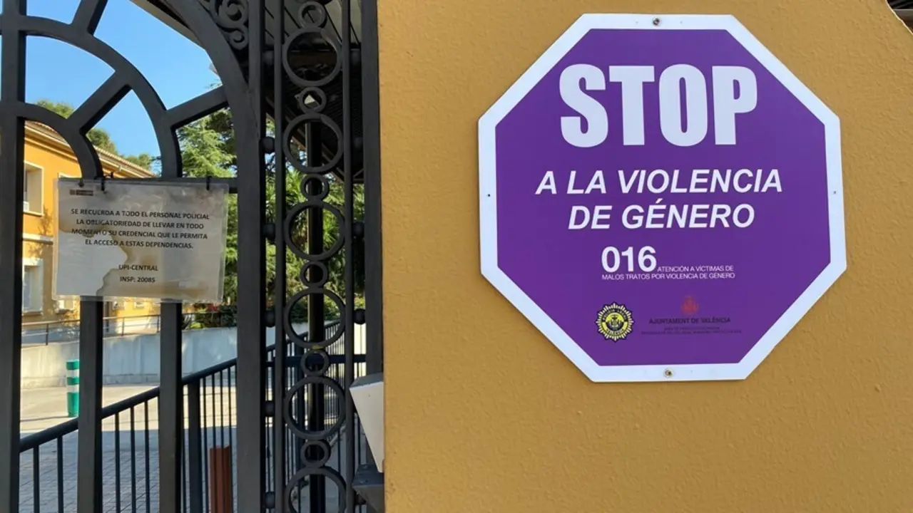 Cartel contral a violencia de g&eacute;nero