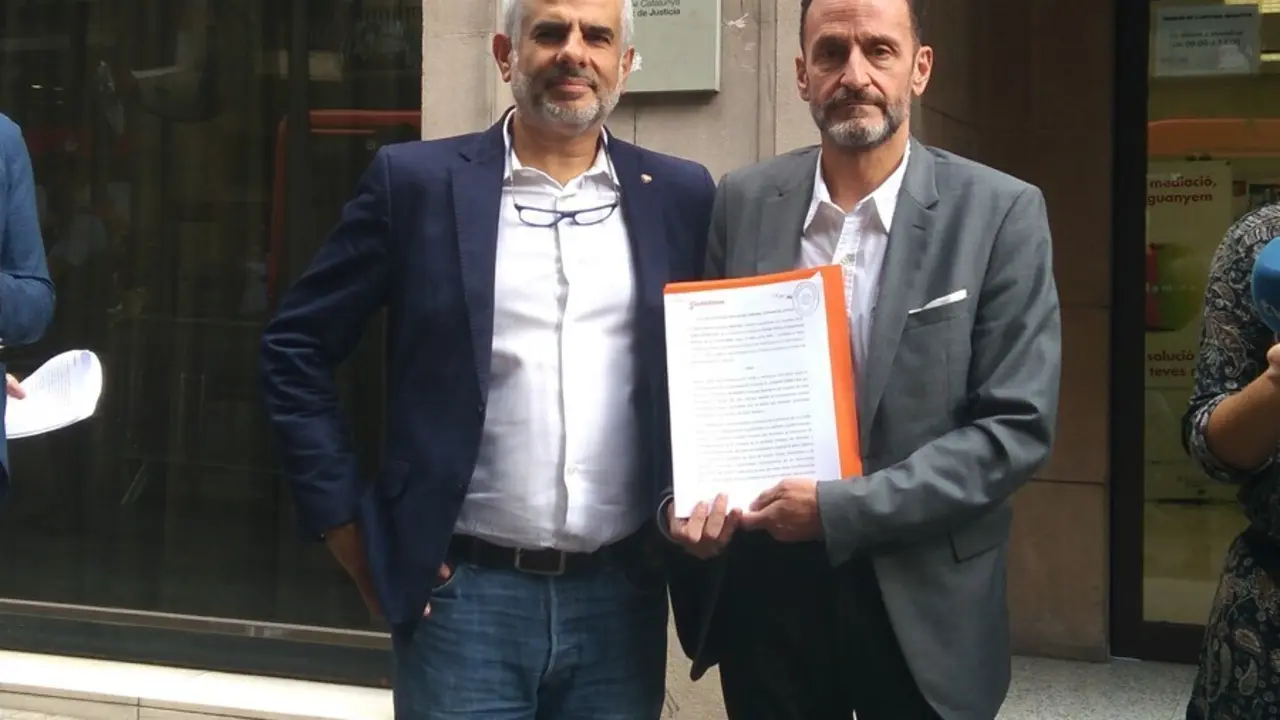 Archivo - Edmundo Bal y Carlos Carrizosa (Cs) con la denuncia contra Torra presentada en la Fiscal&iacute;a del TSJC