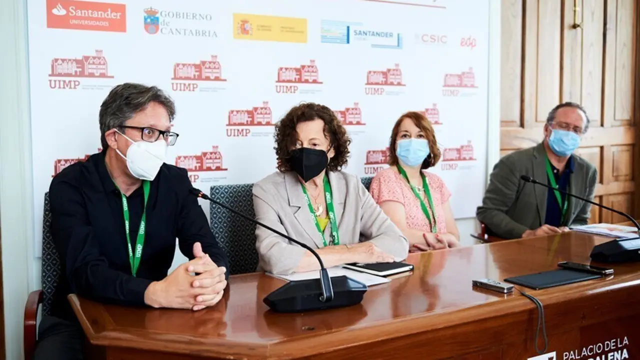 La gestora cultural Rosina G&oacute;mez-Baeza, el director de Museos y Exposiciones de la Fundaci&oacute;n Juan March, Manuel Font&aacute;n; la historiadora de arte Patricia Mayayo y el director del Museo de Arte Contempor&aacute;neo de Barcelona (MACBA), Ferr&aacute;n Barrenblit.
