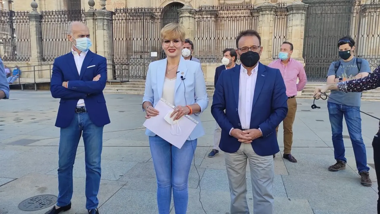 Archivo - Francisco D&iacute;az, Mar&iacute;a Cantos y Miguel Castro, los tres concejales de Cs en el Ayuntamiento de Ja&eacute;n que han abandonado el gobierno local