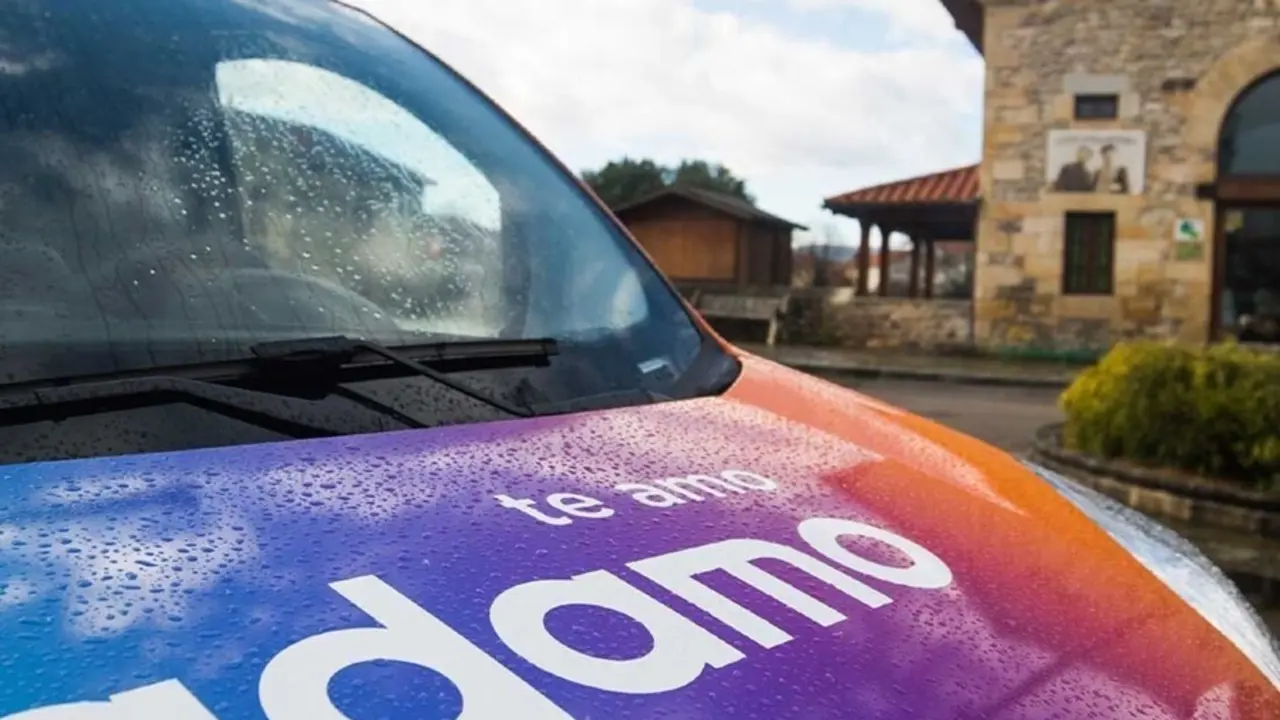 Archivo - Adamo capta 600 millones de euros para desplegar fibra 