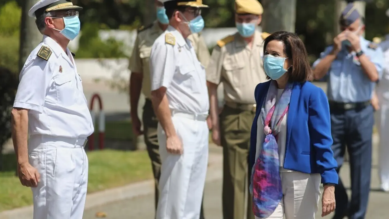 Archivo - La ministra de Defensa, Margarita Robles, durante el acto de clausura y reconocimiento de la operaci&oacute;n 'Balmis', en la Base de Retamares en junio de 2020