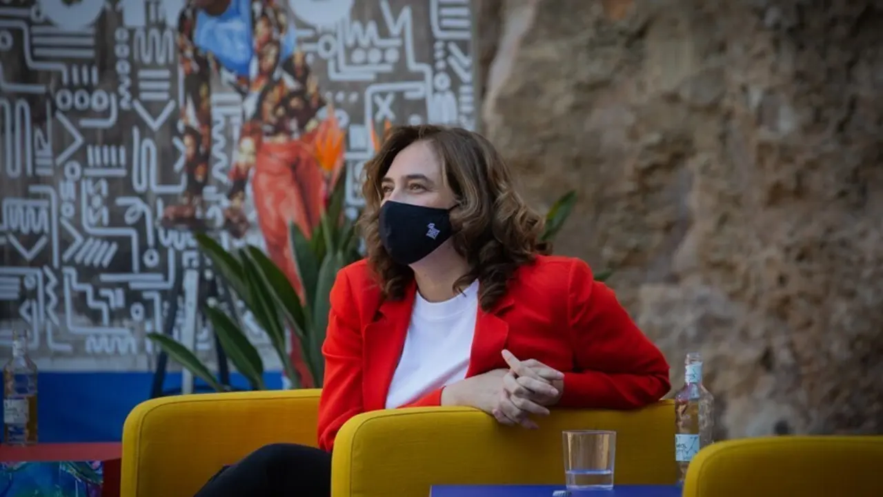 Archivo - La alcaldesa de Barcelona, Ada Colau, durante una rueda de prensa en la presentaci&oacute;n de la programaci&oacute;n del Festival Grec 2021 en el Teatre Grec, a 4 de mayo de 2021, en Barcelona, Catalu&ntilde;a (Espa&ntilde;a). El Grec es conocido por ser el festival de Ba