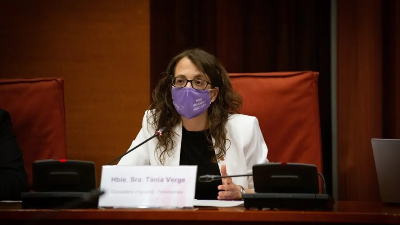 La consellera de Igualdad y Feminismos de la Generalitat, T&agrave;nia Verge, durante su intervenci&oacute;n en la comisi&oacute;n parlamentaria de su &aacute;mbito, en Barcelona a 28 de julio del 2021.