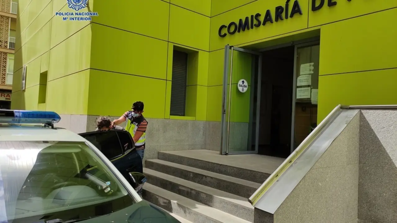 Imagen del detenido, trasladado a dependencias policiales