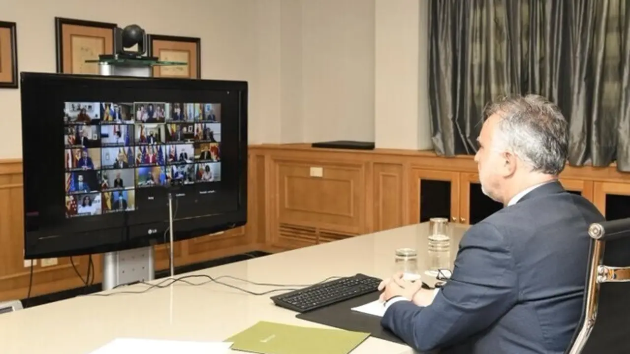 Archivo - El presidente de Canarias, &Aacute;ngel V&iacute;ctor Torres, durante la Conferencia de Presidentes telem&aacute;tica