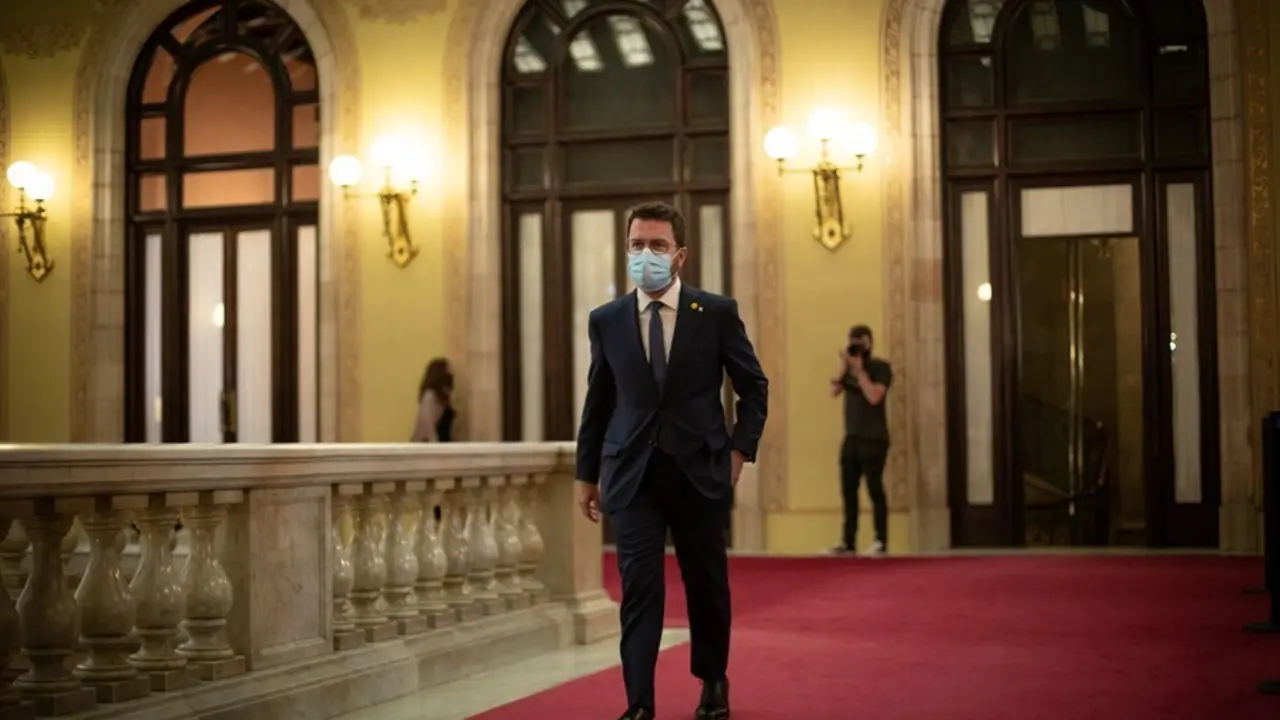 El presidente de la Generalitat, Pere Aragon&egrave;s, se dirige a una sesi&oacute;n plenaria en el Parlament de Catalu&ntilde;a, a 29 de julio de 2021, en Barcelona, Catalunya, (Espa&ntilde;a). 