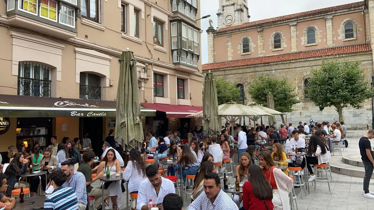 Vista de la plaza de Ca&ntilde;ad&iacute;o en el d&iacute;a de hoy. / Regueral