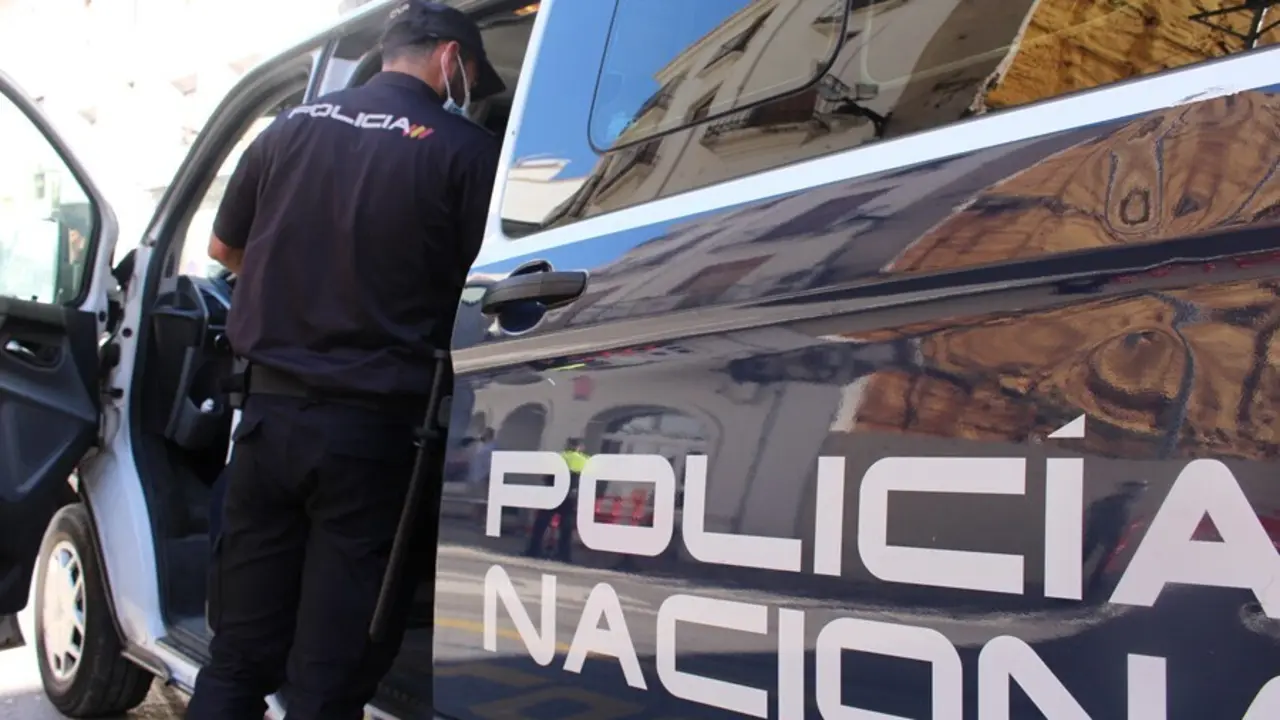 Agente de Polic&iacute;a Nacional
