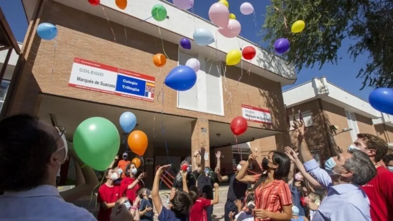 La vicealcaldesa de Madrid, Bego&ntilde;a Villac&iacute;s, aplaude la importancia de los campamentos inclusivos para impulsar igualdad de oportunidades y conciliaci&oacute;n