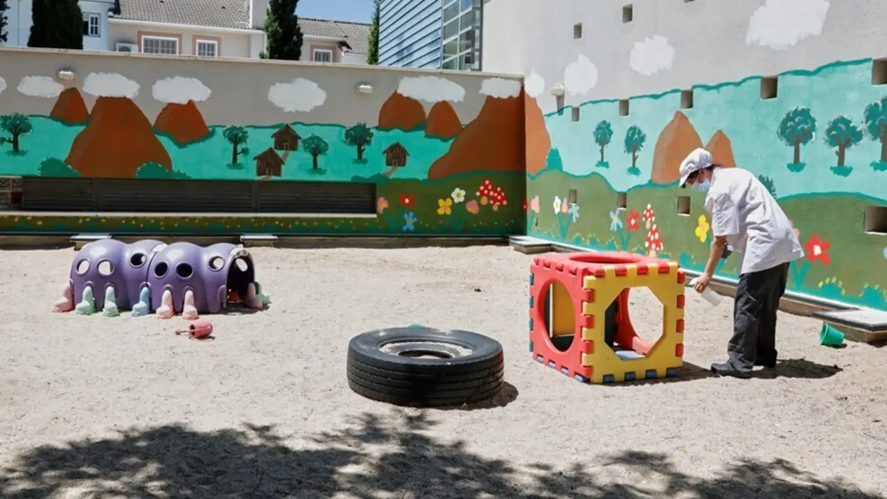 Archivo - Instalaciones exteriores de la Escuela Infantil Gloria Fuertes, en Madrid.