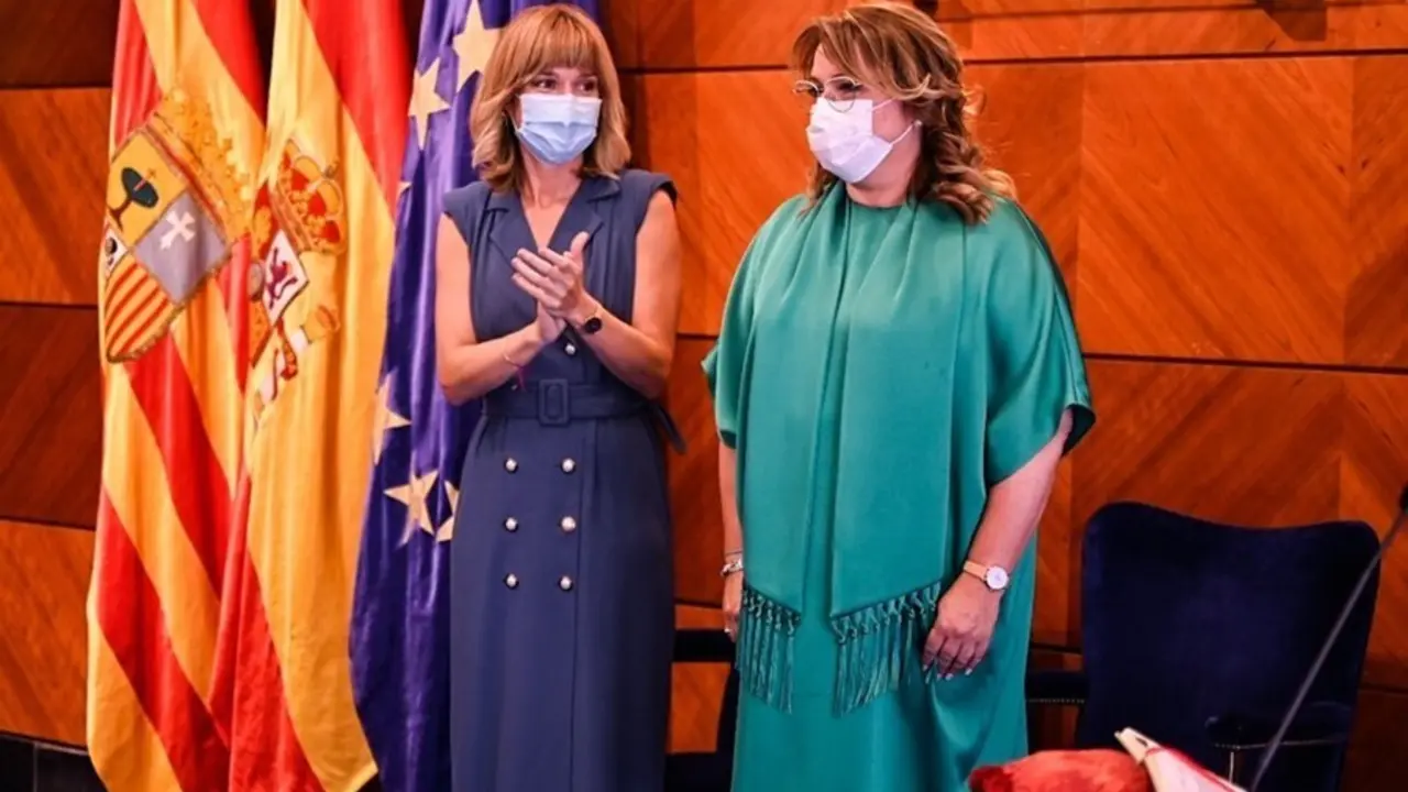 La ministra de Educaci&oacute;n y Formaci&oacute;n Profesional, Pilar Alegr&iacute;a, con la nueva delegada del Gobierno en Arag&oacute;n, Rosa Serrano