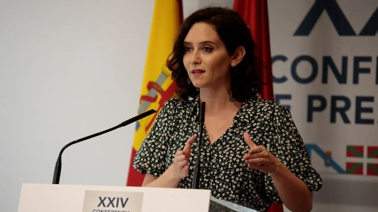 La presidenta de la Comunidad de Madrid, Isabel D&iacute;az Ayuso, ofrece una rueda de prensa en el Colegio de Arquitectos posterior a la celebraci&oacute;n de la XXIV Conferencia de Presidentes en Salamanca