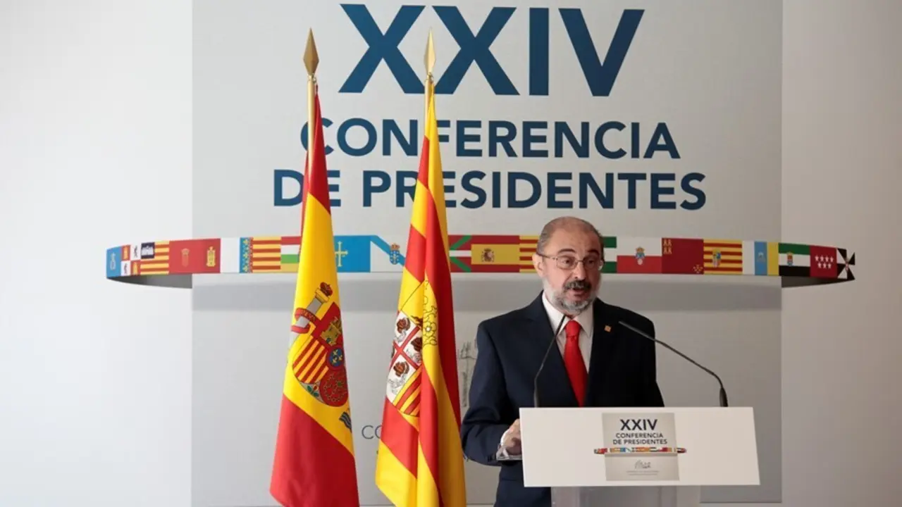 El presidente de Arag&oacute;n, Javier Lamb&aacute;n, ofrece una rueda de prensa posterior a la celebraci&oacute;n de la XXIV Conferencia de Presidentes en el Convento de San Esteban, a 30 de julio de 2021, en Salamanca, Castilla y Le&oacute;n (Espa&ntilde;a). 