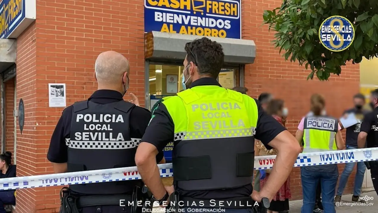 Sevilla.- Sucesos.- La Polic&iacute;a entrega al juzgado su atestado del atraco de Amate saldado con un asaltante muerto
