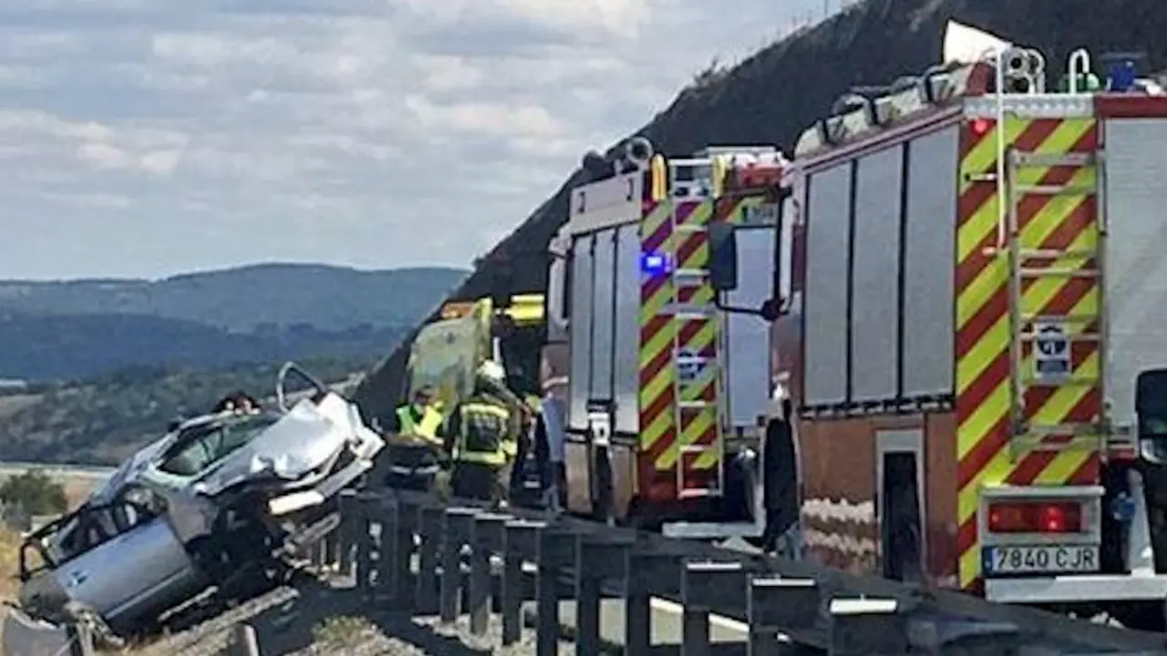 Accidente de tr&aacute;fico - BOMBEROS