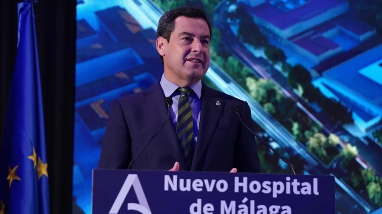 El presiente de la Junta, Juanma Moreno, en un acto en M&aacute;laga