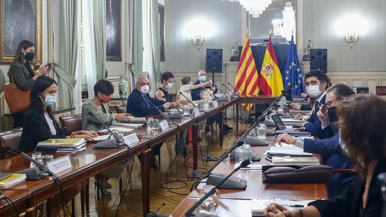 Vista general de los asistentes que participan en la Comisi&oacute;n Bilateral Generalitat de Catalunya - Estado, a 2 de agosto de 2021, en la sede del Ministerio, en Madrid (Espa&ntilde;a). La comisi&oacute;n bilateral se re&uacute;ne hoy despu&eacute;s de tres a&ntilde;os de no hacerlo y se cel